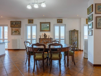 Appartamento di lusso di 160 m² in vendita Arona, Piemonte