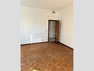 Appartamento in Affitto a Savona, 780€, 102 m²