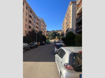 Appartamento in Vendita a Biella, zona Centro, 49'000€, 80 m²