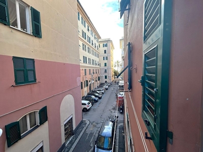 Appartamento in Vendita a Genova, zona Castelletto, 250'000€, 91 m²