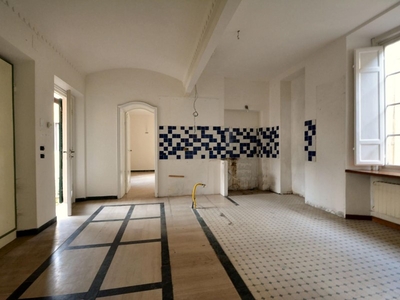 Appartamento in Vendita a Lucca, 650'000€, 180 m²