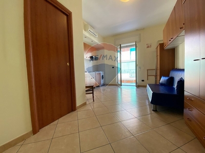 Appartamento in Vendita a Napoli, zona Secondigliano, 165'000€, 110 m²
