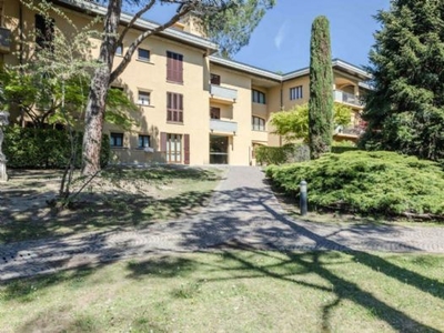 Appartamento in vendita a Varese Casbeno