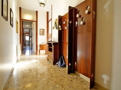 Appartamento in Vendita a Verona, zona Montorio, 230'000€, 145 m²