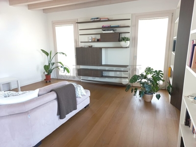 Appartamento in Vendita a Vicenza, 740'000€, 480 m², con Box
