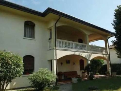 Appartamento in Via Croce, Musile di Piave, 8 locali, 213 m²