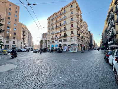 Bilocale in Vendita a Napoli, 83'000€, 52 m²