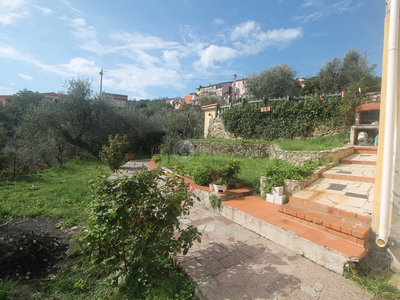 Casa indipendente con giardino, Arcola cerri