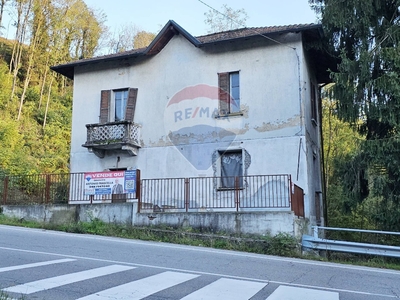 Casa indipendente in Via della costa, Lonate Ceppino, 4 locali, 236 m²