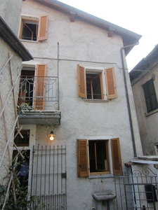 Casa indipendente ristrutturata a Oliveto Lario