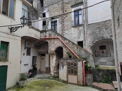 Casa semi indipendente in Via D'Amato 6 in zona Castelluccio a Castel San Giorgio