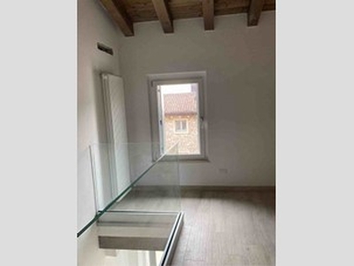 Casale in Affitto a Verona, 1'100€, 180 m²