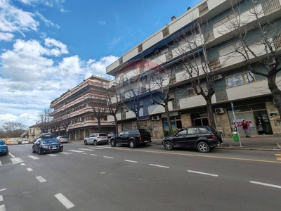 Immobile commerciale in Vendita a Pescara, zona Zona Ospedale, 80'000€, 39 m², arredato