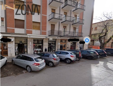 Locale commerciale in vendita a Foggia