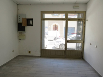 Negozio in Affitto a Livorno, 350€, 30 m²