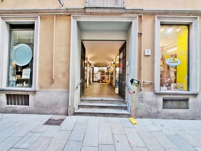 Negozio in Affitto a Parma, zona Via Carlo Goldoni, 5, 1'200€, 70 m²