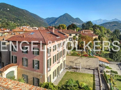 Prestigiosa villa in vendita Erba, Italia