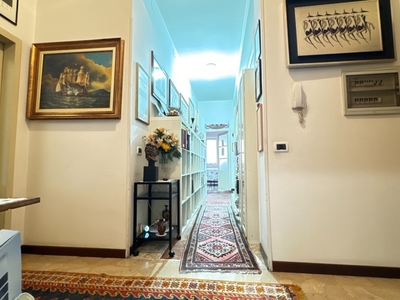 Appartamento in Vendita a Brescia, 280'000€, 167 m²