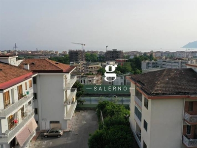 Quadrilocale in Via Moscani, 1 a Salerno