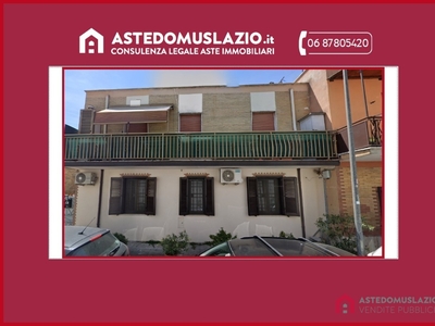 Bilocale in Via Napoli, Guidonia Montecelio, 1 bagno, 56 m², 1° piano