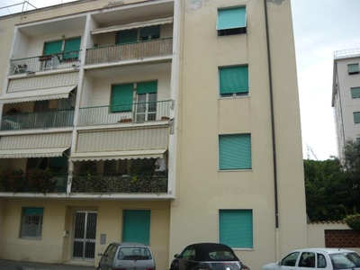 Quadrilocale in Zona Fabbricotti-sant'Agostino in zona Centro Residenziale a Livorno