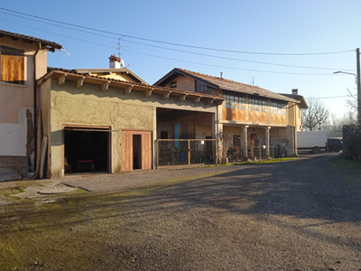 rustico / casale in vendita a Castel Mella