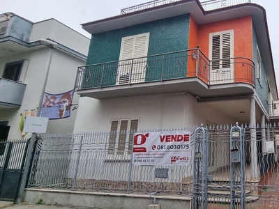 Stabile/Palazzo in vendita a Pomigliano d'Arco