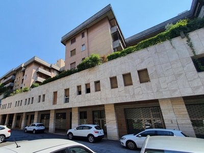Ufficio in Affitto a Brescia, zona CITTA' - Zona Sud, 2'600€, 465 m², con Box