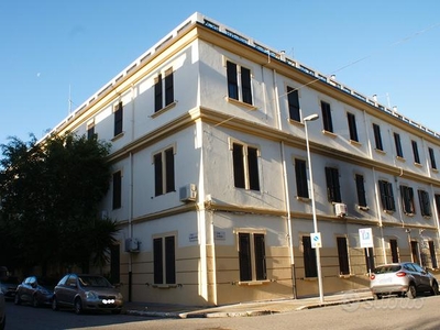 Ufficio via Muratori tre stanze ristrutturato