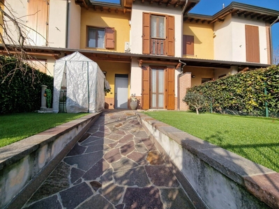 Villa a schiera in vendita a Comun Nuovo Bergamo