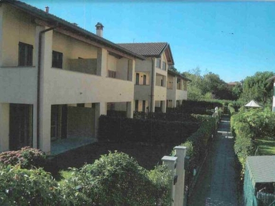 Villa a schiera in vendita a Oggiono Lecco