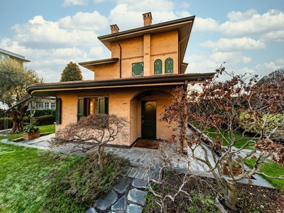 Villa bifamiliare in vendita a Cinisello Balsamo Milano Balsamo