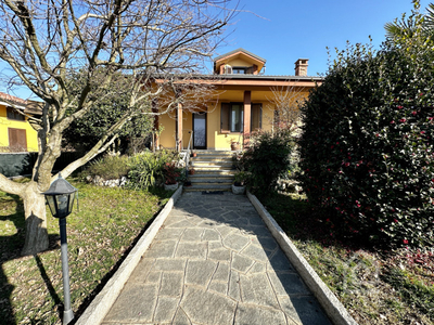 villa in vendita a Crescentino