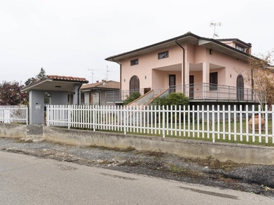 villa indipendente in vendita a Torrazza Coste