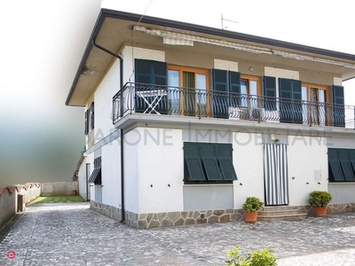 Casa Bi/Trifamiliare in Vendita in Via Villafranca a Carrara