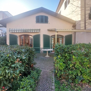 Casa indipendente in Vendita in Piazza Attias a Livorno