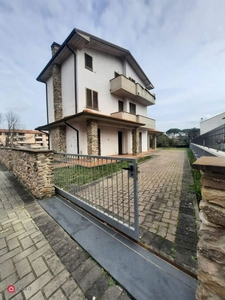 Casa indipendente in Vendita in Via Vittorio Veneto 278 a Crespina Lorenzana