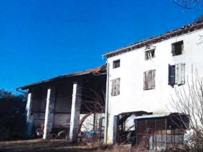 edificio-stabile-palazzo in Vendita ad Tezze sul Brenta - 30060 Euro