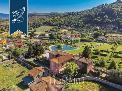 Prestigiosa villa di 1500 mq in vendita Capannori, Toscana