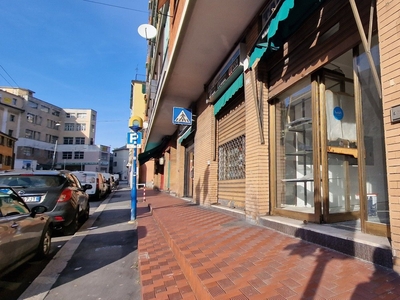 Negozio / locale commerciale di 60 m² in Genova