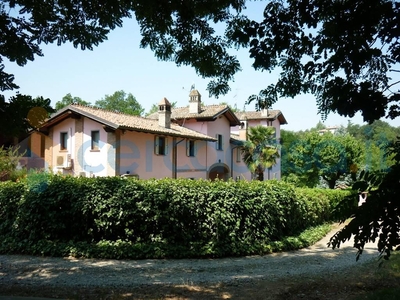 Rustico casale in vendita a San Giorgio Piacentino