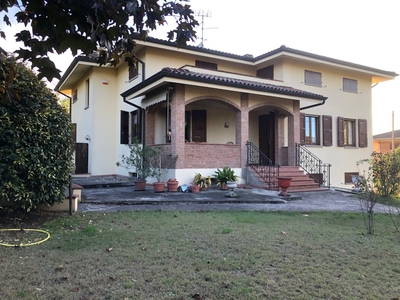 villa bifamiliare in vendita a Lesignano de Bagni