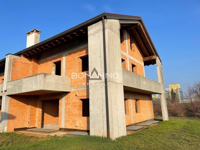 Villa con terrazzo, Castelfranco Veneto salvatronda