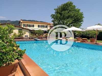 Villa in vendita Massarosa, Toscana