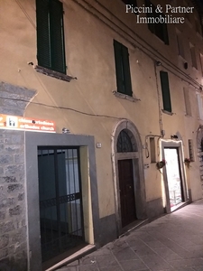 Appartamento in Via dei Priori - Centro storico, Perugia