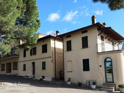 Casa indipendente in Piazza Dante Alighieri - Centro storico, Castiglione del Lago