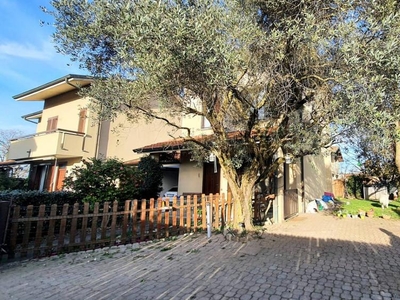 villa in vendita a Sulbiate