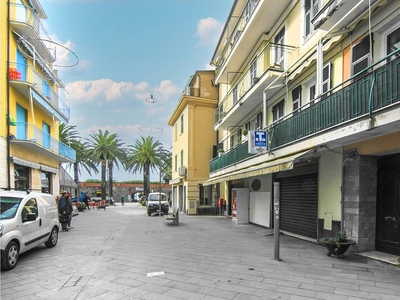 Accogliente appartamento 2BR con terrazza, AC e WiFi | Moneglia Centr.