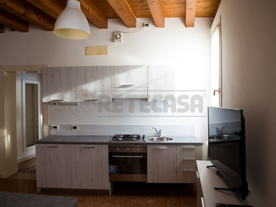 Appartamento in Affitto a Vicenza, 850€, , arredato