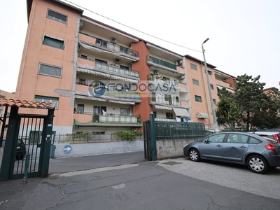 Appartamento in Vendita a Catania, zona Zona periferica, 160'000€, 110 m²